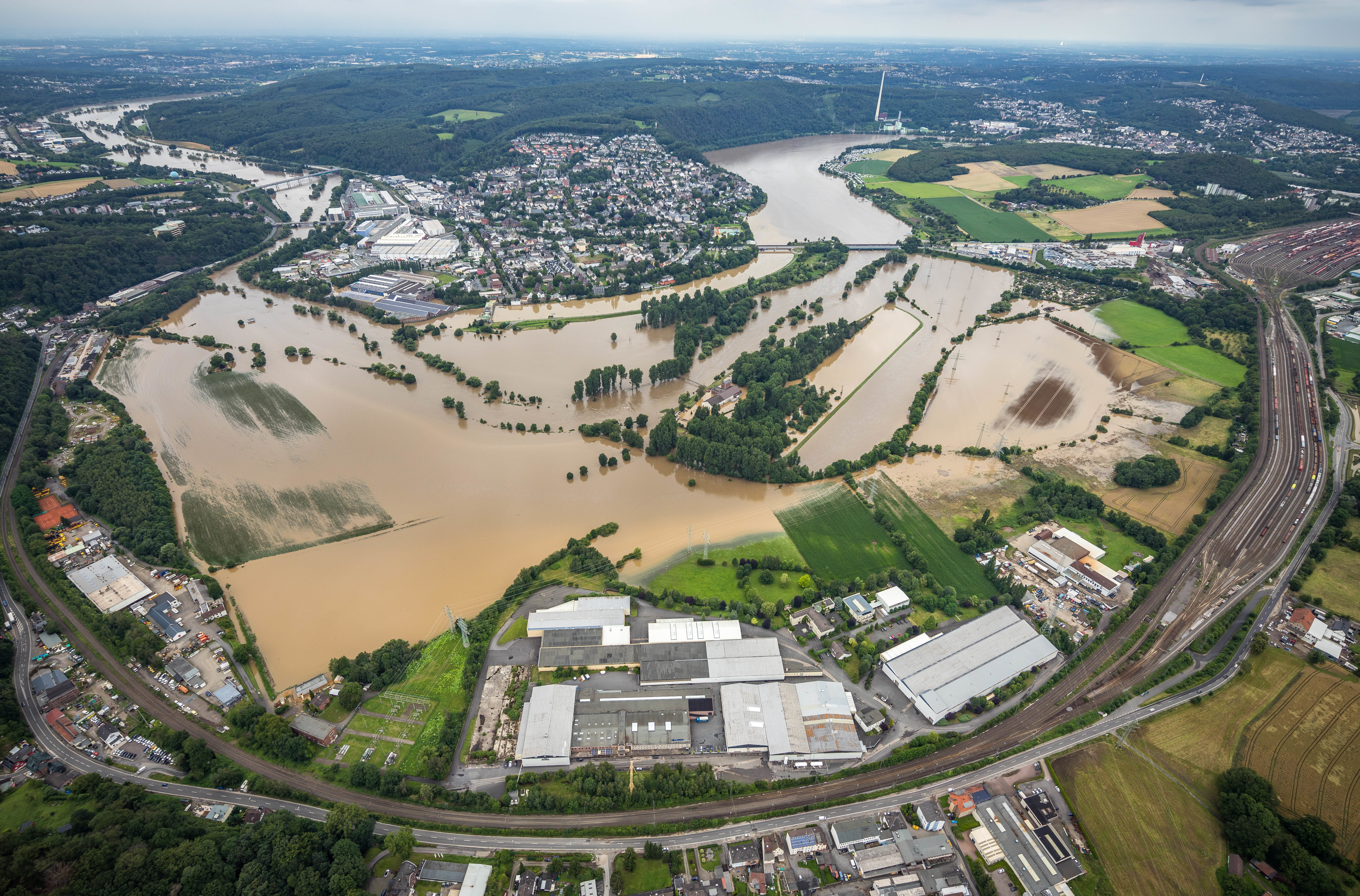 Bild 2: Hochwasser im Juli 2021; Übersicht über die Stadt Wetter unterhalb des Harkortsees, Luftbild: Hans Blossey